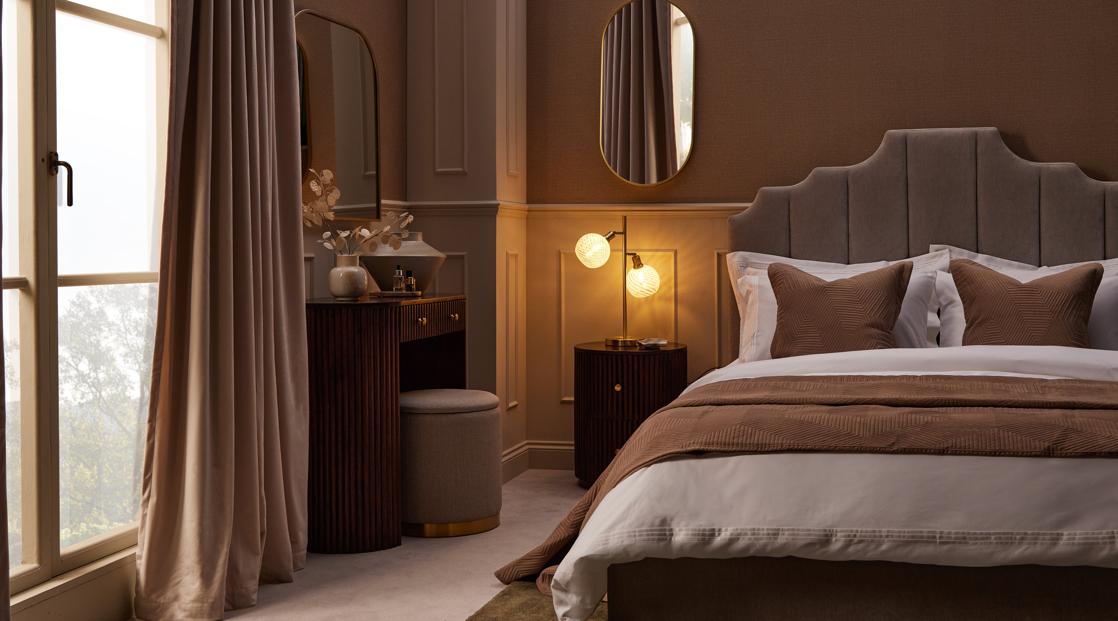 Prezentăm Tendința Noastră de Opulență a Lumii Vechi